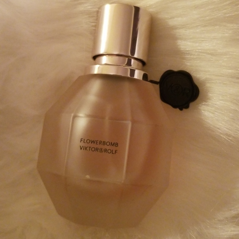 Perfume - Picture 3 of 3